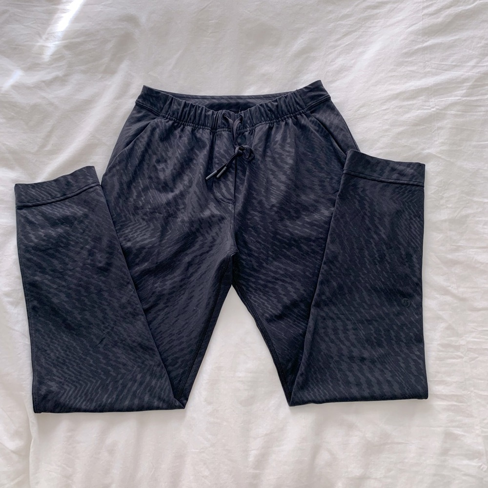 LULULEMON Black patterned Jet Crop stretch pants/trousers